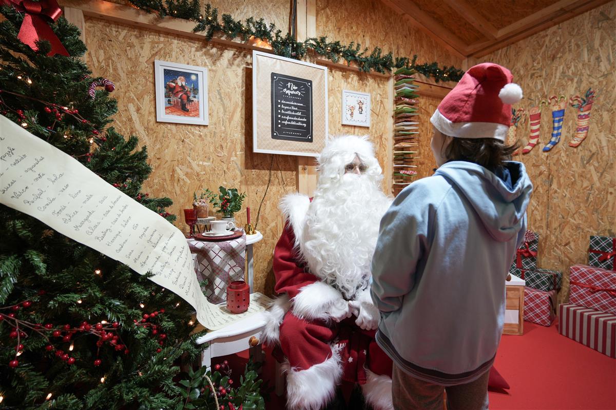 Natal em Abrantes brilha com a chegada do Pai Natal e a abertura das luzes natalícias