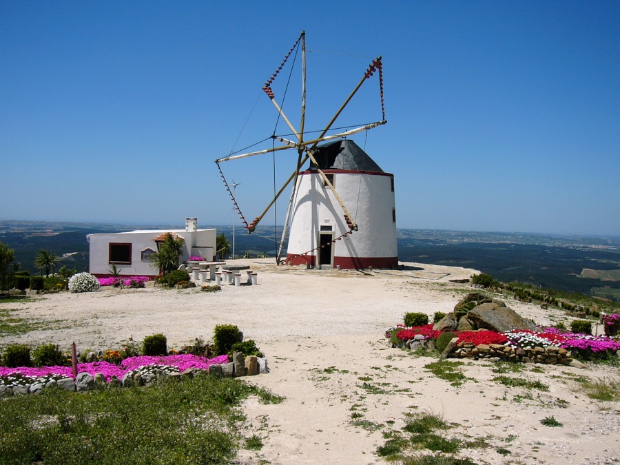 Windmills of Penedo dos Ovos