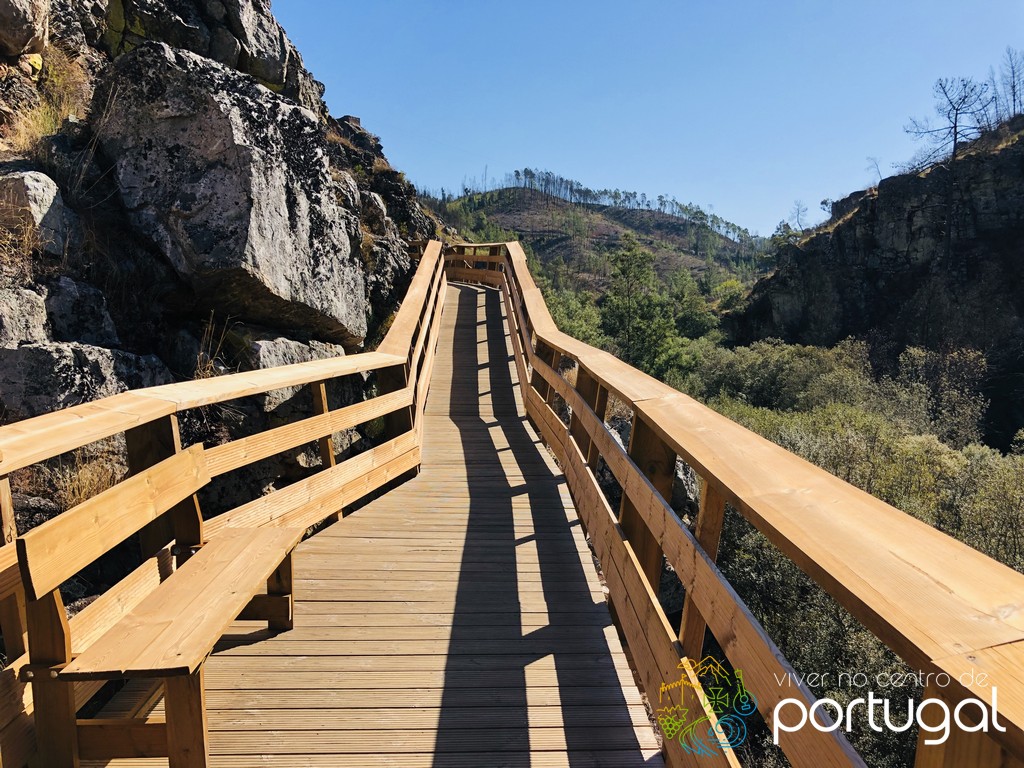 Penedo Furado Walkways